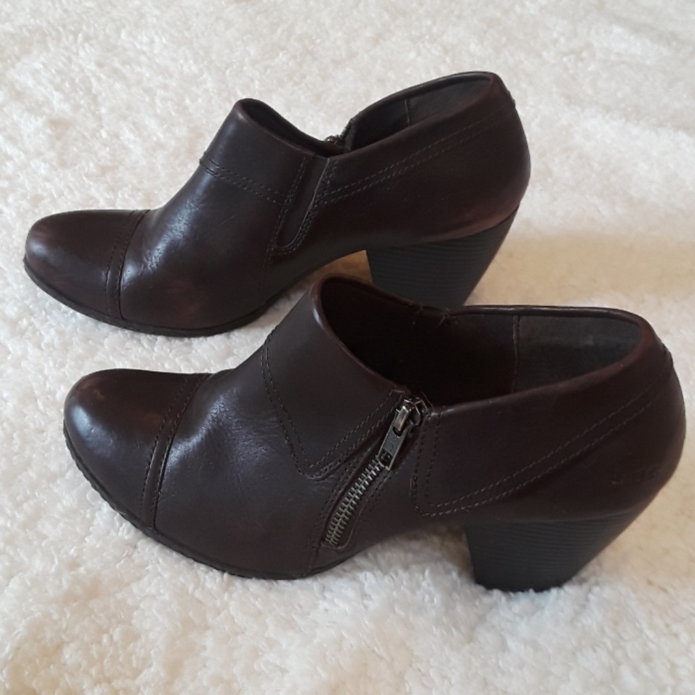 B•O•C leather ankle boots